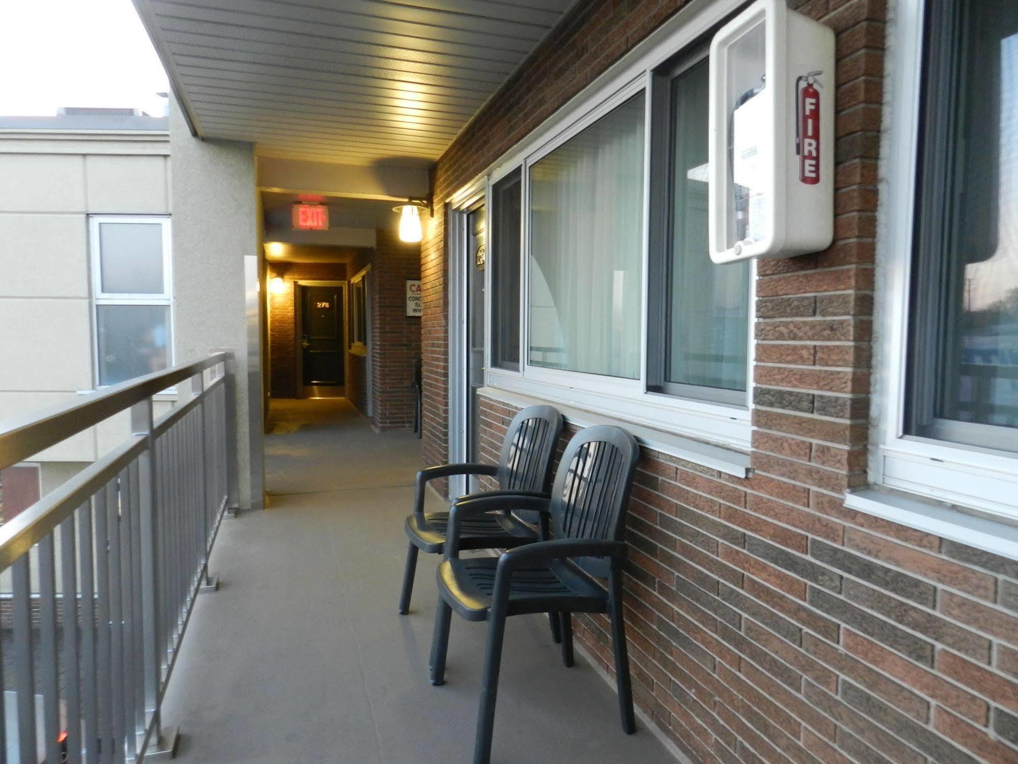 Capri Inn Saint Catharines Экстерьер фото