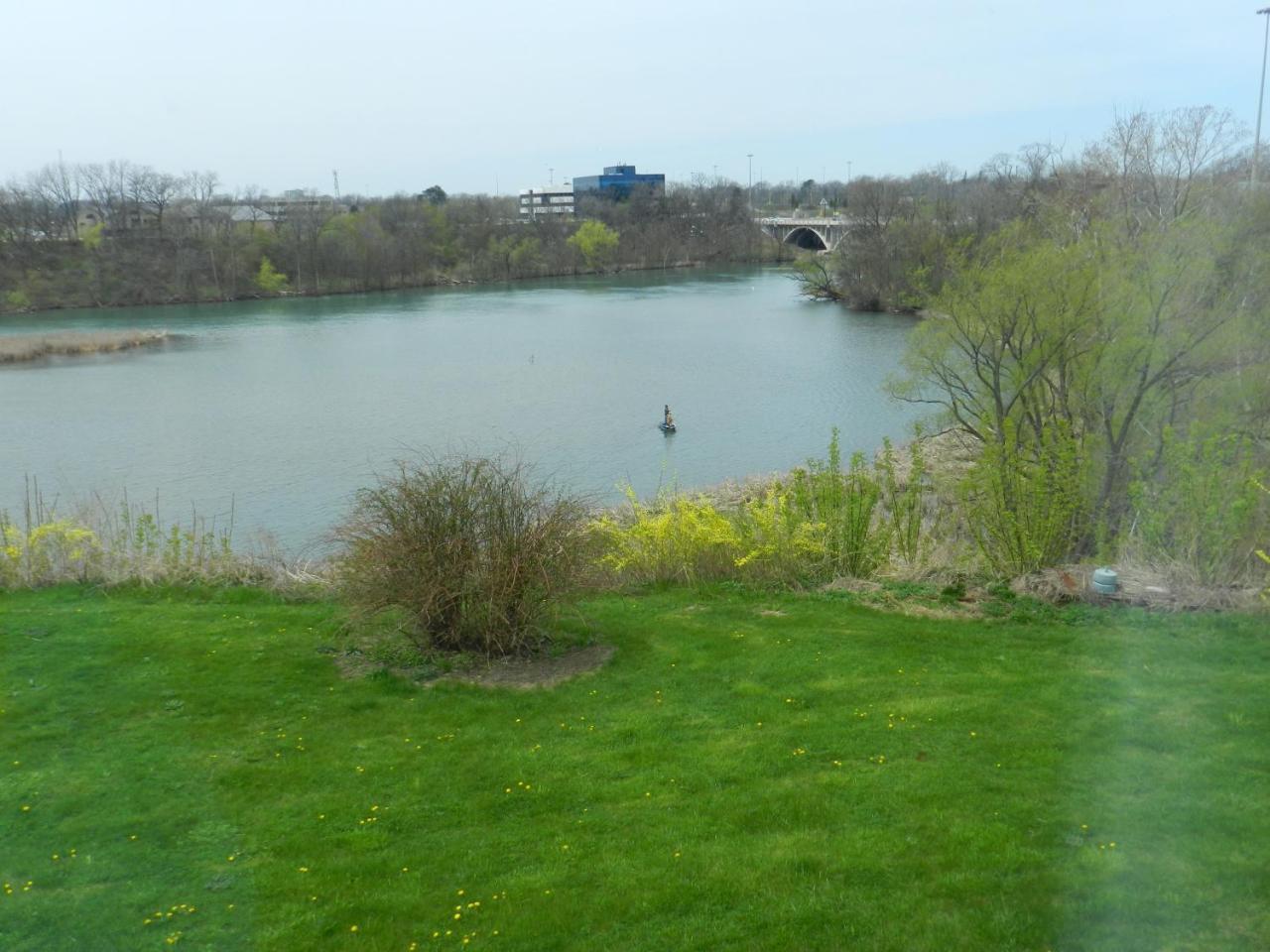 Capri Inn Saint Catharines Экстерьер фото