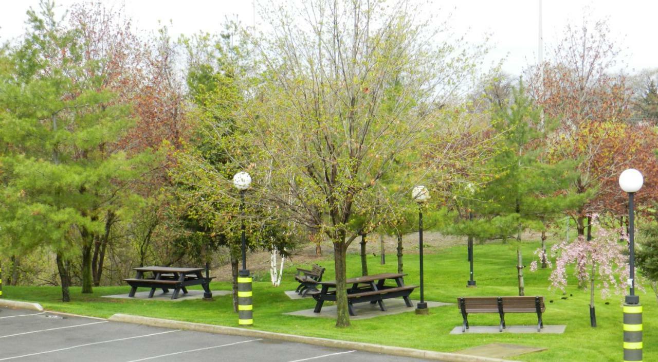 Capri Inn Saint Catharines Экстерьер фото
